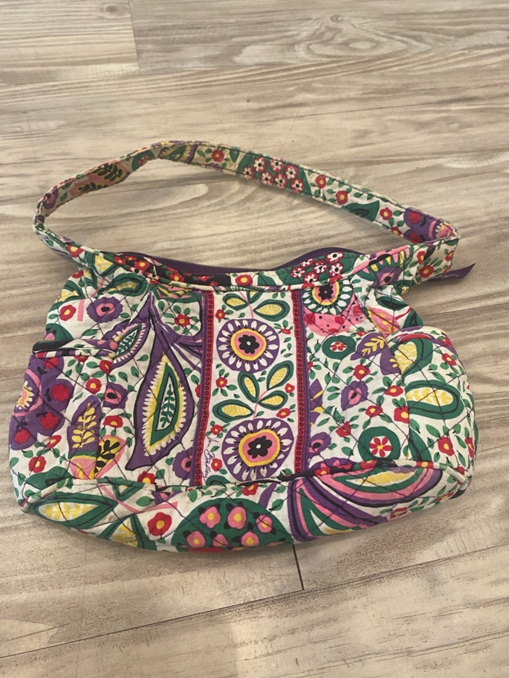 *VERA BRADLEY* Floral Quilted Shoulder Bag W a Multicolor Design